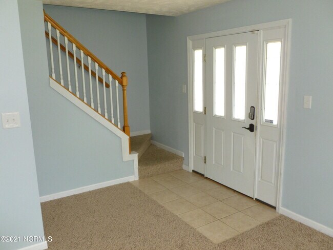 Building Photo - 108 River Bluff Dr
