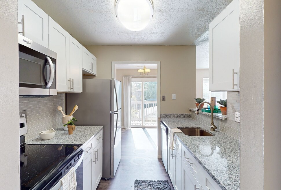 The Elliott at College Park Apartment Homes