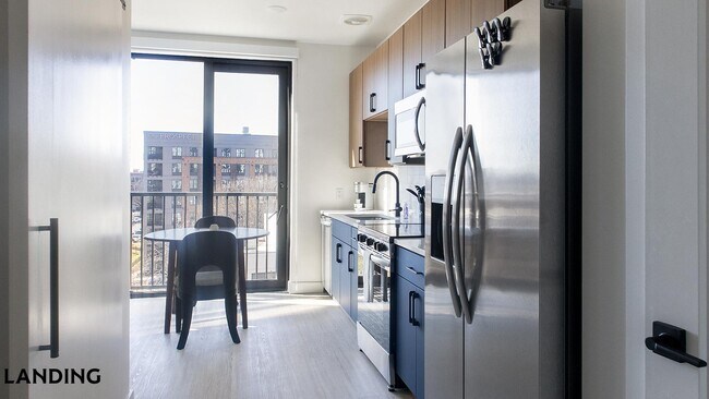 Foto del edificio - 1007 S Mint St