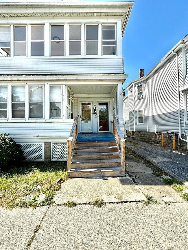 Building Photo - 30 Manitou Ave