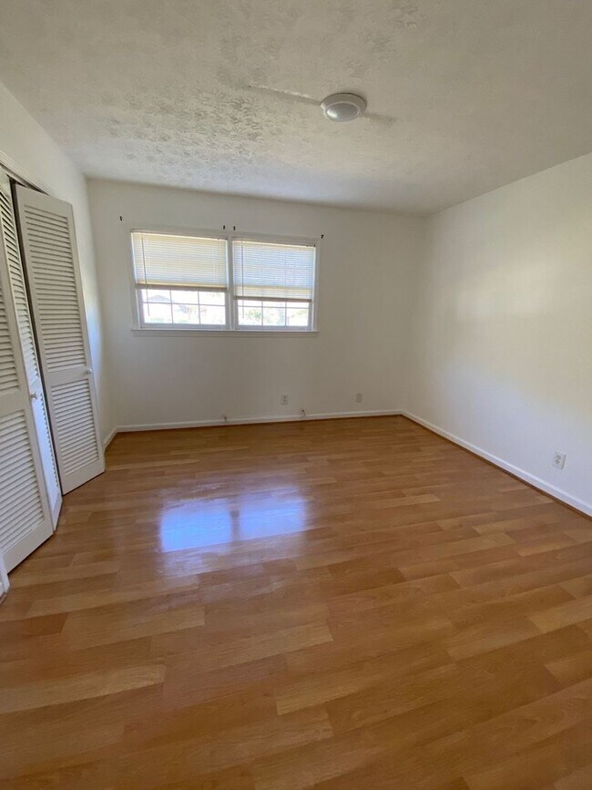 Foto del edificio - 4 Bedroom Home in Norcross  --Coming Soon!!!!