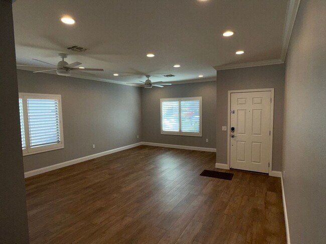 Foto del edificio - 2140 E Remington Pl