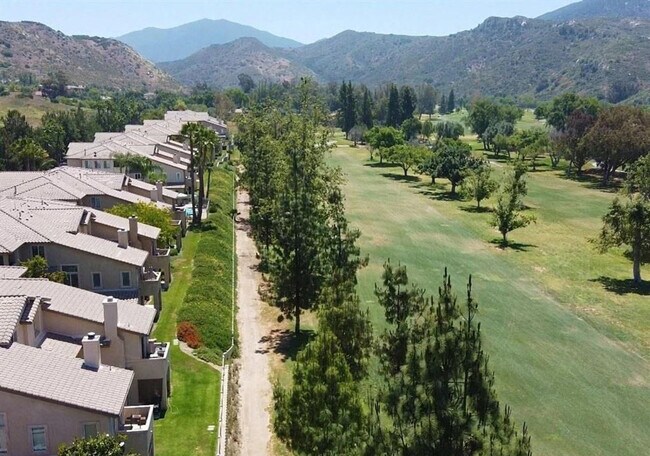 Foto del edificio - 3183 Dehesa Rd