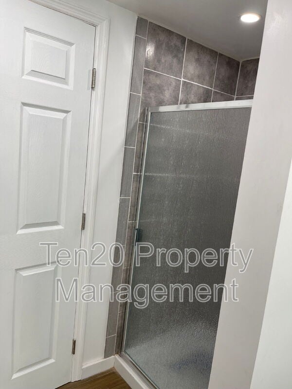 Foto del edificio - 5835 Darral Dr