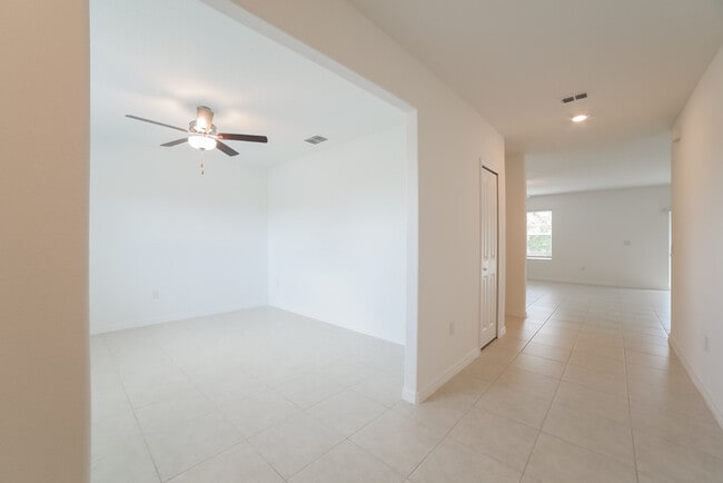 Building Photo - 4230 84th Ct E