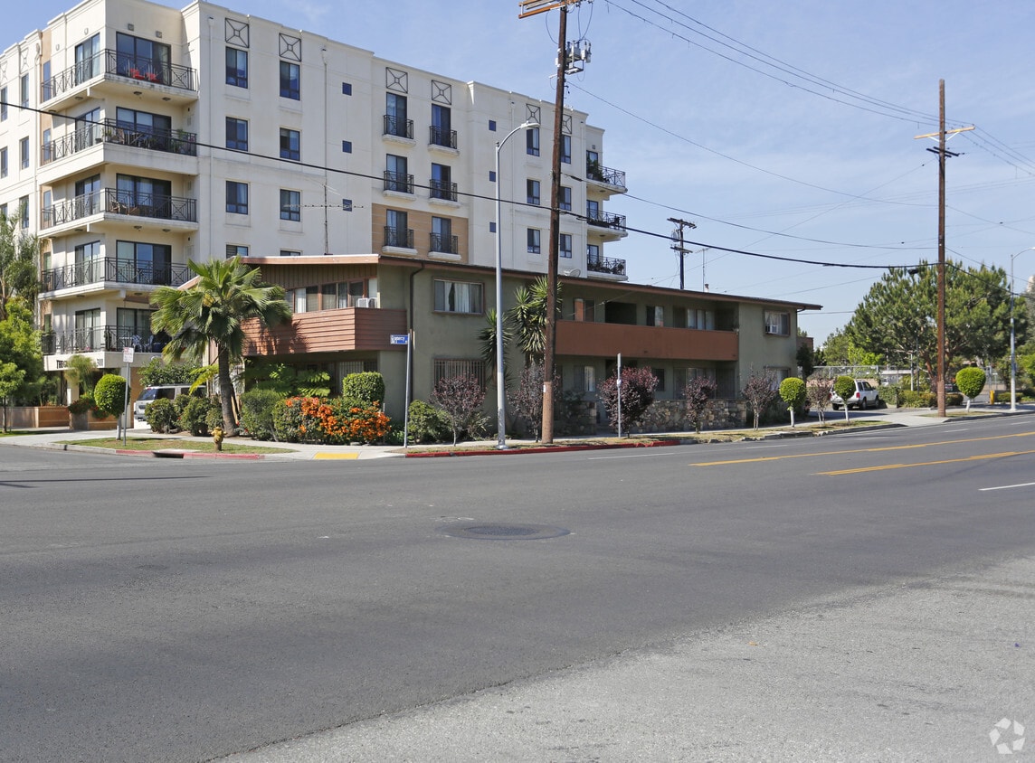 Primary Photo - 4506 W 3rd St