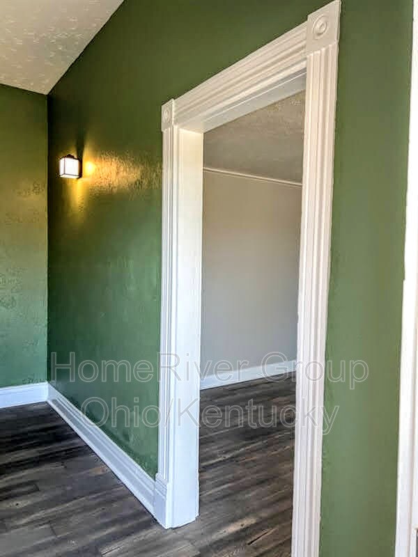 Building Photo - 1432 S Floyd St
