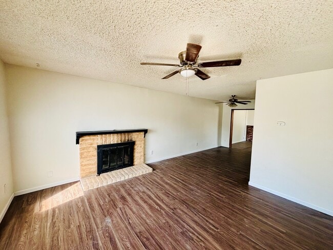Building Photo - 43214 Archwood Way
