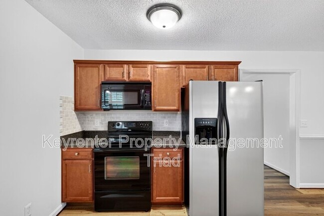 Building Photo - 9415 Glen Cross Dr