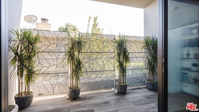Foto del edificio - 4322 Gentry Ave