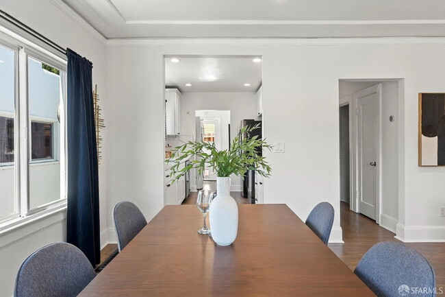 Building Photo - "Charming 1-Bedroom Oasis in Oakland with ...