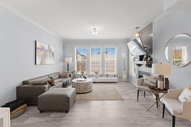 Foto del edificio - 983 McAllister Ave