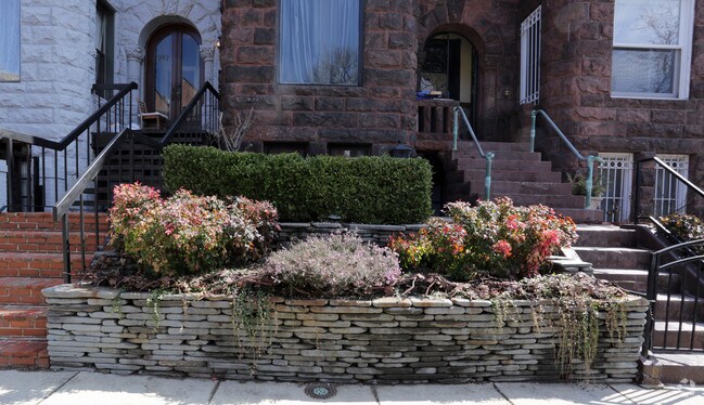 Building Photo - The Ivy Mansion B&B