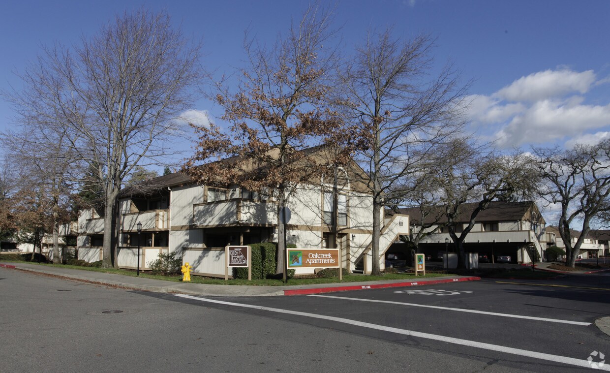 Oak Creek Apartments in Petaluma, CA