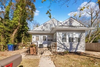Building Photo - 27 E Groveland Ave
