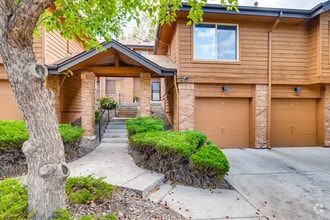 Building Photo - 5555 E Briarwood Ave