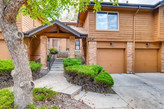 Building Photo - 5555 E Briarwood Ave