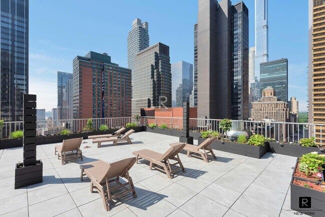 Foto del edificio - 150 W 51st St