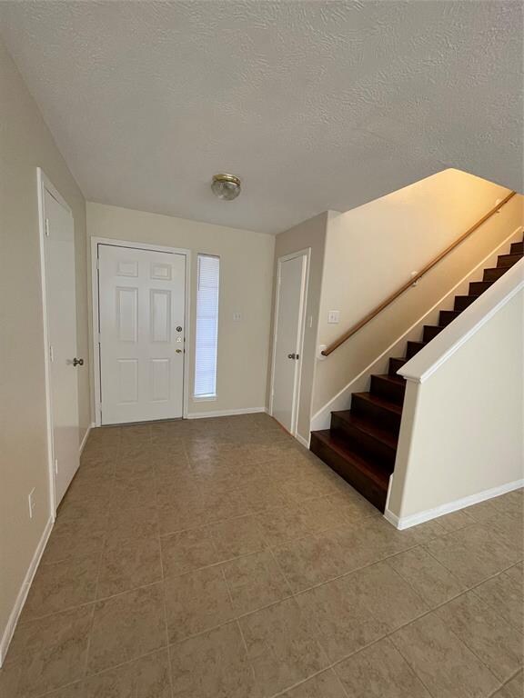 Building Photo - 6619 Valerian Ln