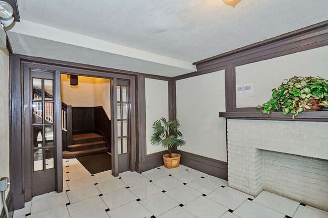 Foto del edificio - 1609 W Farwell Ave