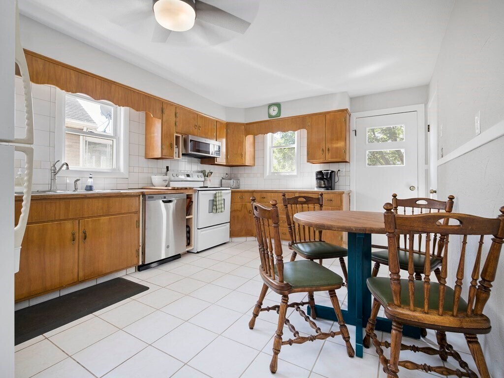 7 Quincy St, Medford, MA 02155 Townhouse for Rent in Medford, MA