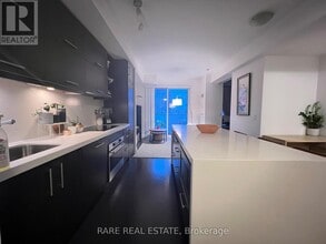 Building Photo - 65 St Mary St