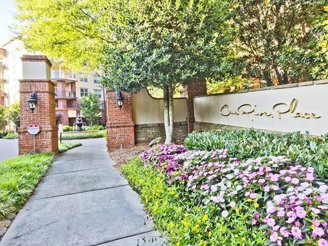 Foto del edificio - 200 River Vista Drive