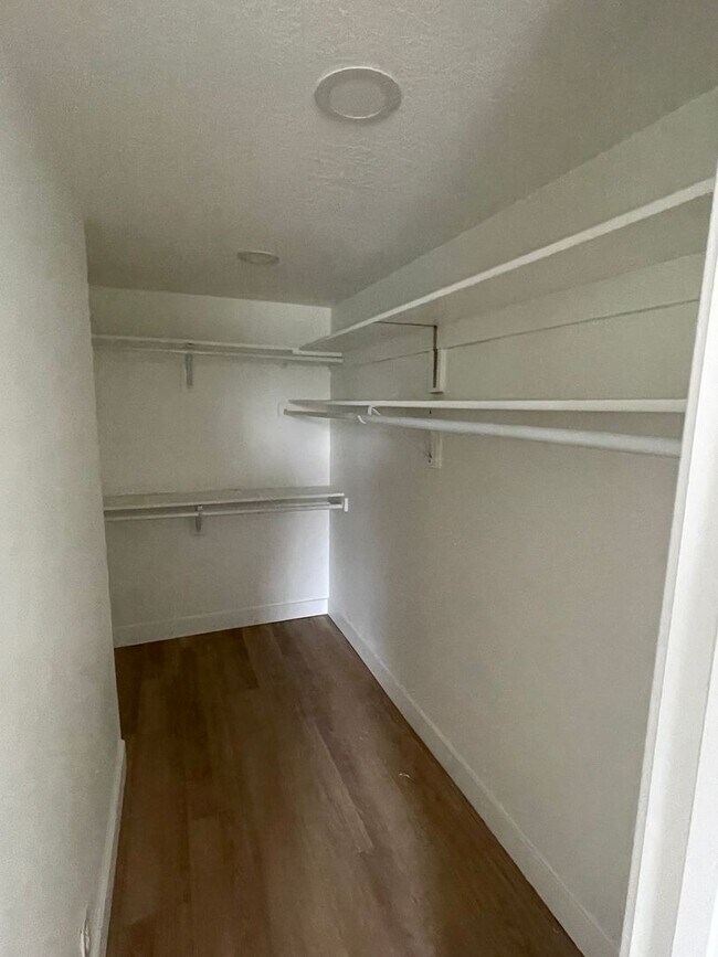 Foto del edificio - 2 Bedroom/1 Bathroom Condo in Midvale