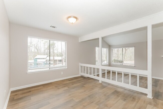Foto del edificio - 1817 Laurel Ridge Dr SW
