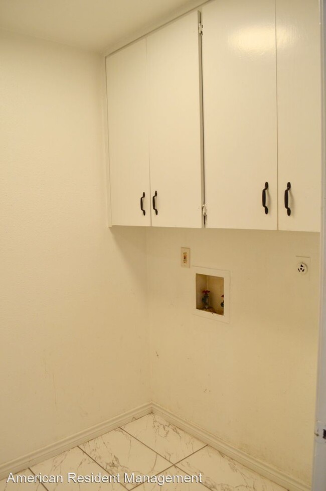 Building Photo - 3 br, 2 bath House - 14613 Hook Dr