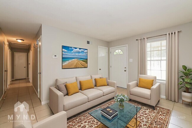 Building Photo - 3020 Normandy Dr