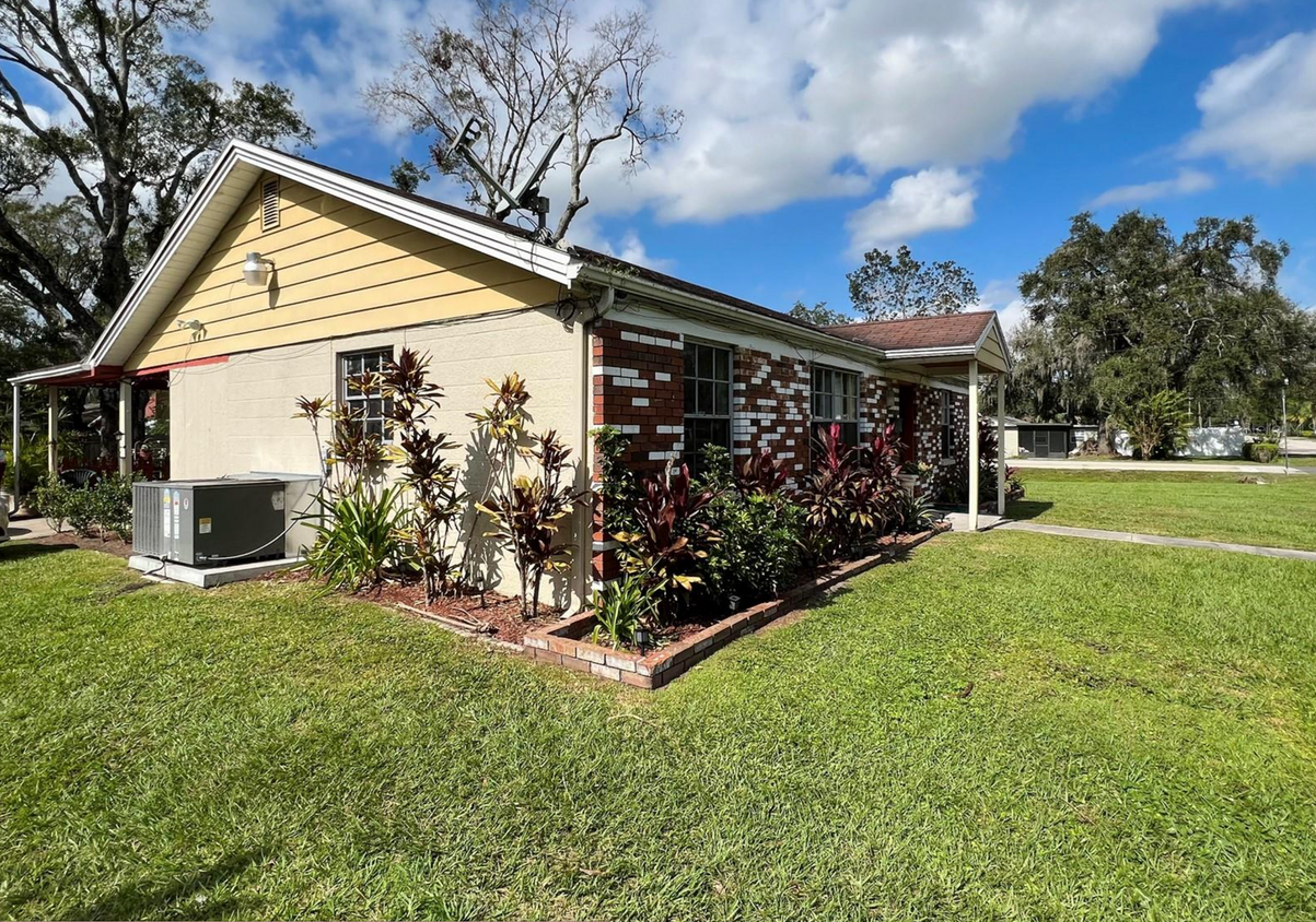 Building Photo - 3 Bedroom Rustic Home for Rent