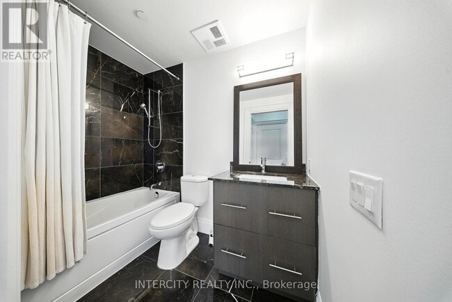 Photo du bâtiment - 7608 Yonge St