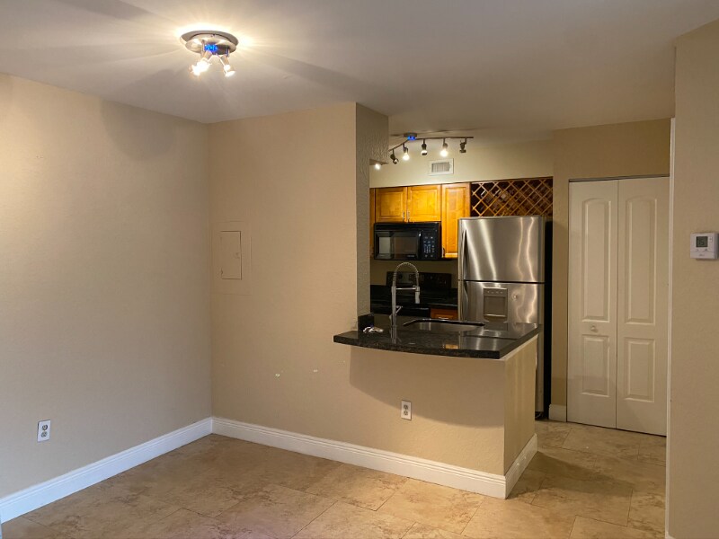 Foto principal - 2820 N Oakland Forest Dr