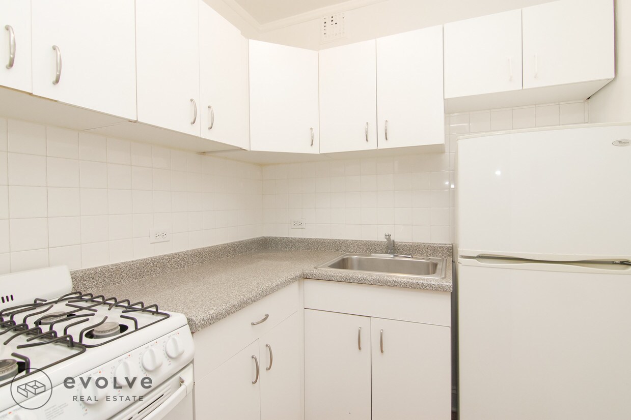 Foto principal - 440 W Barry Ave