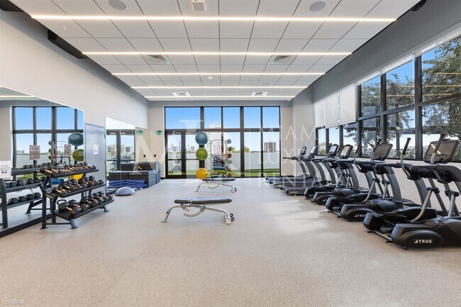 Foto del edificio - Studio, 1 bath Condo - 3180 Coral Way Spac...