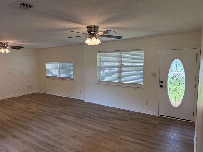 Foto del edificio - "Charming 3-Bedroom Gem with Granite Touches in Fort Walton Beach"