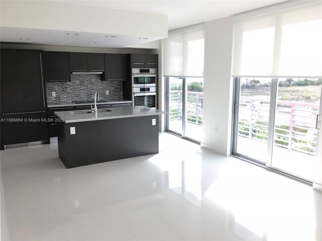 Foto del edificio - 7875 NW 107th Ave
