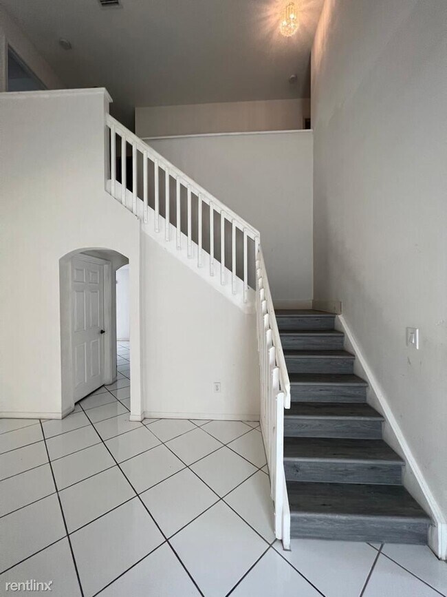 Building Photo - 3 br, 2.5 bath House - 1262 NW 171st Ter