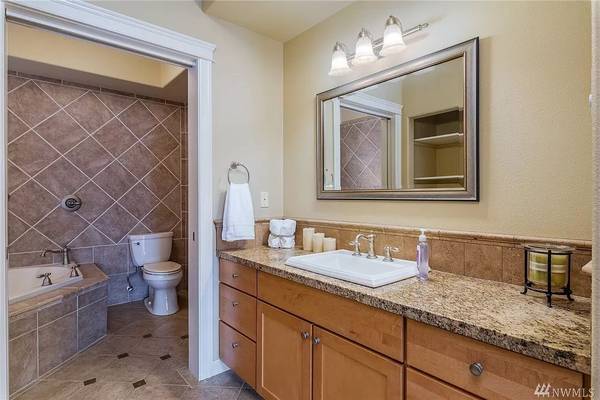 Building Photo - 1300 Peace Portal Dr