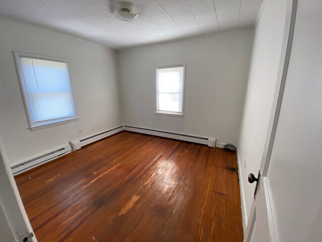 Building Photo - 198 Garber Ln