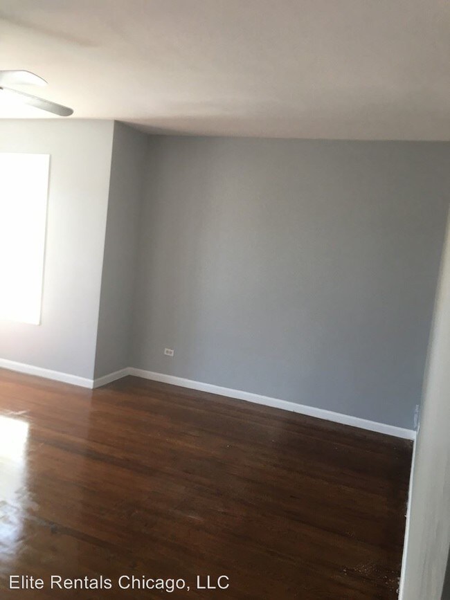 Foto del edificio - 3 br, 1 bath Apartment - 7706-08 S. Lowe Ave.