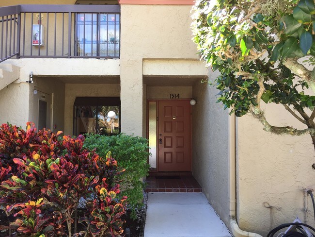 Foto del edificio - 5054  Golfview Court 1514