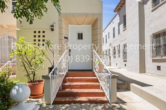 Building Photo - 107 N Mansfield Ave