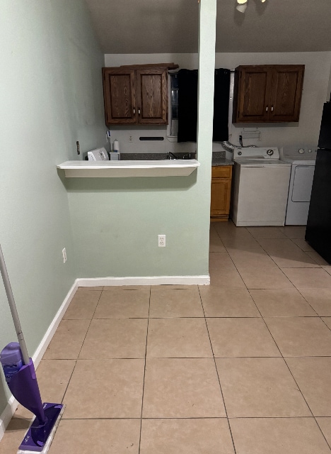 Building Photo - 3031 Mistletoe St