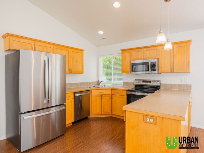Foto del edificio - Beautiful 3-Bedroom Home in Desirable Rive...