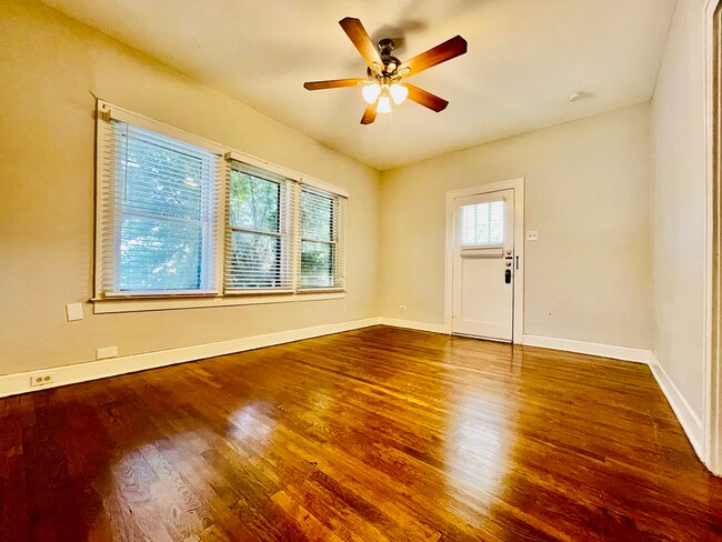 Foto del edificio - 2907 N Elmendorf St
