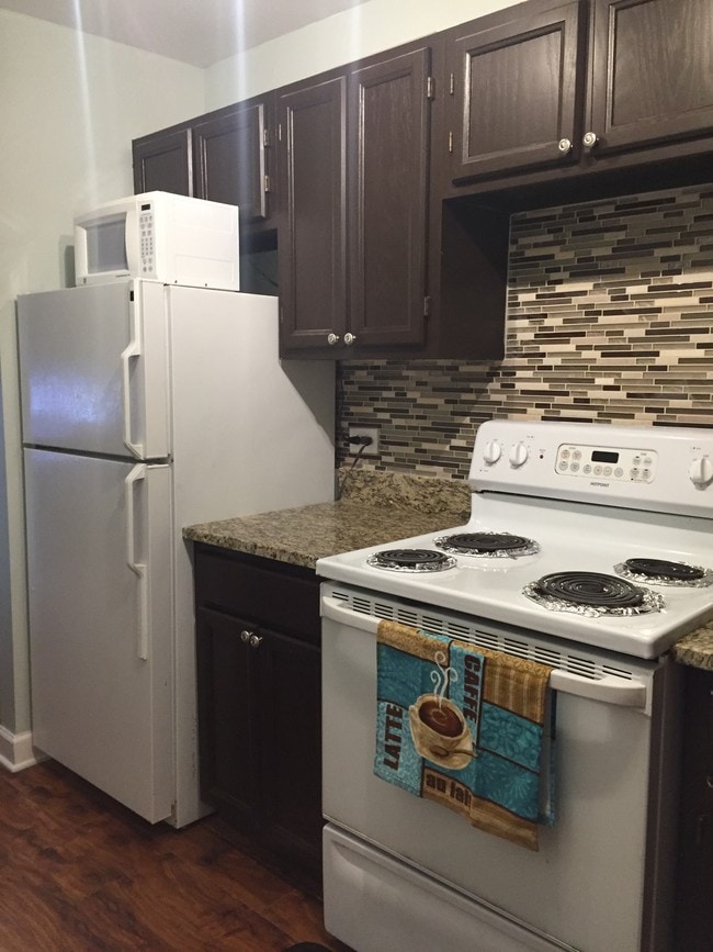 Building Photo - 200 N Dearborn St