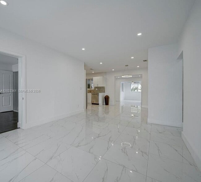 Building Photo - 6561 SW 30th St