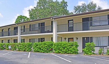 Building Photo - 2 N Fernwood Ave